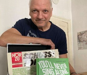11. Storkower Herbstpoesie - Frühshoppen mit Lesung & Musik: „You’ll never sing alone. Wie Musik in den Fußball kam“
