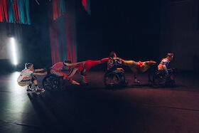Eng Kai Er & Team - The Wheelie Show