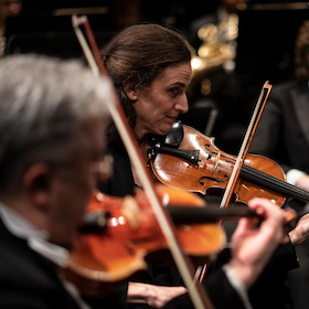 Sinfoniekonzert 2 - Mahlers Fünfte - Dirigat: GMD Jochem Hochstenbach Mezzosopran J. Vuletic