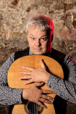 „Viva Sevilla - Gitarrenmusik aus Spanien und Südamerika“ mit Roger Tristao Adao - Premiere