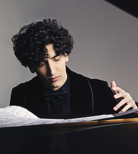 Roman Borisov - Beethoven | Medtner | Schubert | Godowsky | Skrjabin