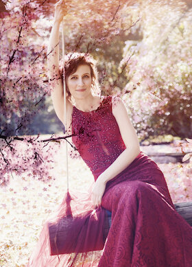 Nadejda Vlaeva lädt ein zu musikalischen Erzählungen aus "der Zauberflöte" und "dem Faustwalzer"
