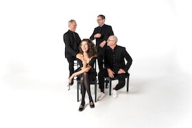 LAURA „Sunset Balcony"