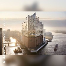 Elphi Plaza mit Franzbrötchen und Kaffee