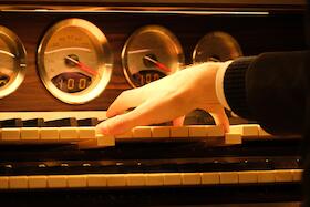 Edvard Grieg: Holberg-Suite & Kay Johannsen: Konzert für Orgel, Streicher und Percussion