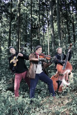 Berta Epple - Unterm Baum