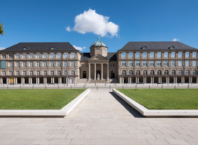 Kunst und Religion Landesmuseum Wiesbaden - Kauschiene