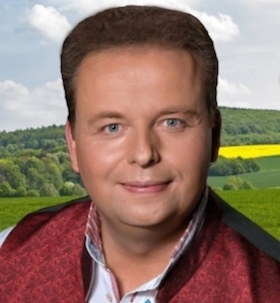 Schlager und Kaffee – Ein Nachmittag zum Genießen mit "Sanny - Die Stimme der Berge" - Volksmusik, Schlager & Evergreens
