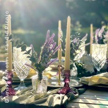 Festtafel im Weinberg