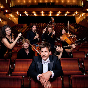 Timm Beckmanns LIGA DER AUßERGEWÖHNLICHEN MUSIKERINNEN - Musikkabarett trifft Klassik