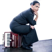 Carmela de Feo (La Signora)- Froschkönigin