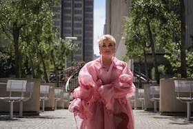 ela. - Pinke Plüschjacke Tour 2026