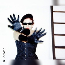 Cosey Mueller, Corlyx, Latex