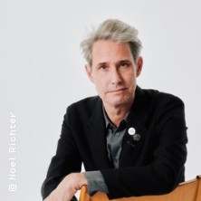 Dirk von Lowtzow: Detektive