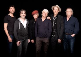 Alexander Scheer | Andreas Dresen & Band - spielen (nicht nur) GUNDERMANN - Fernseher Aus, Sternschnuppen An!