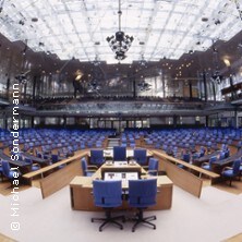 Plenarsaalführung - Führung im Plenarsaal des ehemaligen Bundestages