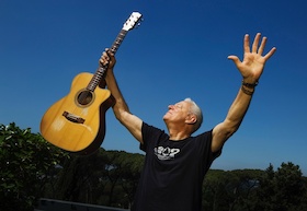 TOMMY EMMANUEL (cgp) - Living in the Light – Tour 2027