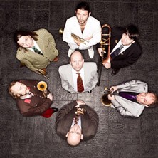 Mnozil Brass - Strau$$ - Ein Tänzchen zwischen den Stühlen