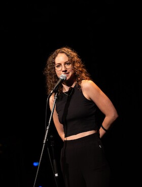 POETRY SLAM - Moderation: Ko Bylanzky