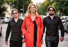 Joy Kleinkunst: Lucy van Kuhl & Die Es-Chord-Band - Geschickt verpackt