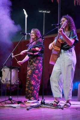 SISSOS - SISSOS (Australien) - Acoustic duo – Australian sisters