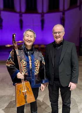Kulturelles Oppenau 2026 / 2027 - Thomas Strauß & Enkhjargal Dandavaanchig - Pferdekopfgeige trifft Piano