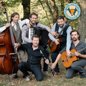Sunny Side Swing : The D is silent