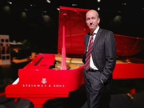 CHRIS HOPKINS (piano solo) - Classic Jazz & Swing at its best