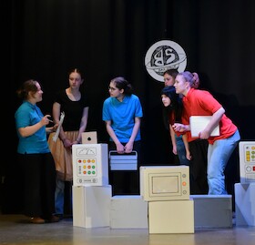 Die Theater Ag des Gymnasiums St. Paulusheim Bruchsal präsentiert: Galaxy Quest