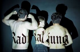 Radikal Jung - Rechtsextremismus unter Jugendlichen: Dokumentarisches Theater von Polyformers