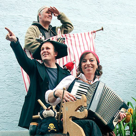 Flohzirkus Orquestra - Musik, Clownerie und Mitmachspaß