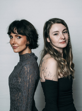 Laura Regenauer und Sarah Fischer live bei uns mit "Jede kann die Nächste sein"
