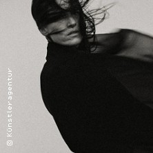Carminho »I will die of love or resist«