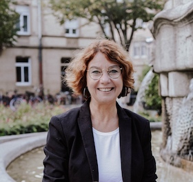 Lesung zum Weltfrauentag: Stefanie Wally - Akte Luftballon
