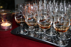 Genussabend im Kulturhaus Synagoge - Wein- und Whisky-Tasting mit Klavierbegleitung
